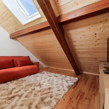 Le Trésor De Jacques Cosy Rénové En Chartreuse *